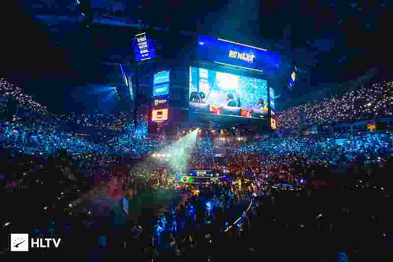 吸引追防 吸引追防